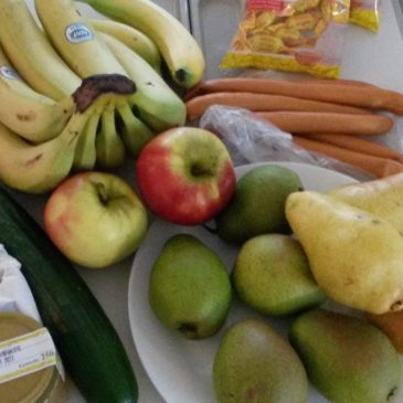 Auf den Markt und dann in die Küche: Klasse 2 geht einkaufen und bereitet Essen zu