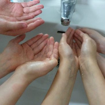 Wahlmorgenrunde „Gesund mit Kneipp“: SchülerInnen stellen Handpeeling her